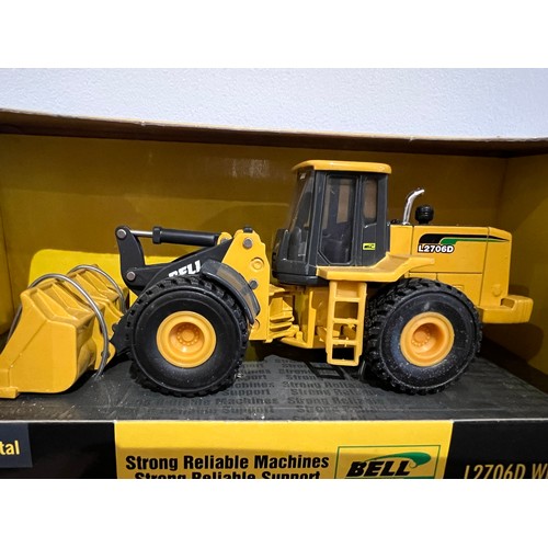 20 - ERTL L2706D WHEELED LOADER,
DIE CAST, 1:50,
BOXED, GREAT CONDITION