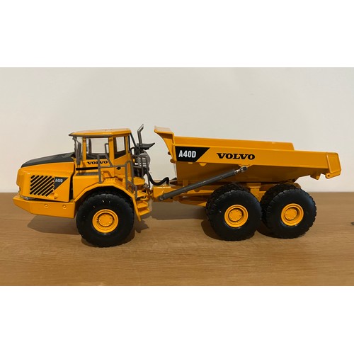 19 - MOTORART VOLVO A40D ARTICULATED DUMP TRUCK, REF:10267,
DIE CAST, 1:50, 
BOXED, GREAT CONDITION