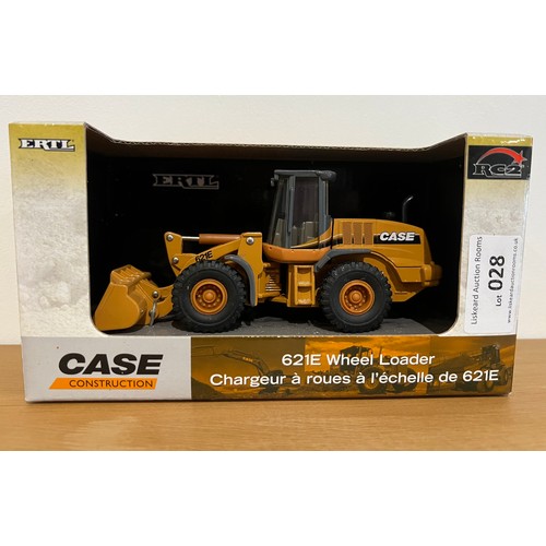 28 - ERTL 621E CASE CONSTRUCTION WHEEL LOADER 14642,
DIE CAST, 1:50
BOXED, GREAT CONDTION