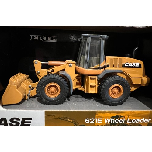 28 - ERTL 621E CASE CONSTRUCTION WHEEL LOADER 14642,
DIE CAST, 1:50
BOXED, GREAT CONDTION