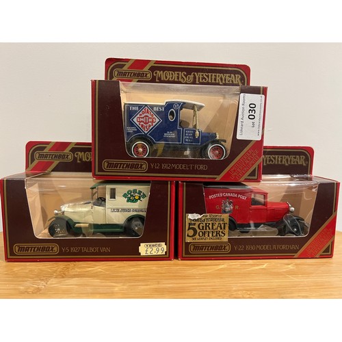 30 - 3 X MATCHBOX MODELS OF YESTERYEAR,
1 X Y-5 1927 TALBOT VAN ADVERTISING ROSES LIME CORDIAL (1:47).
1 ... 