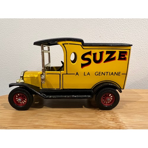 29 - 3 X MATCHBOX MODELS OF YESTERYEAR,
1912 FORD MODEL T, 
ADVERTISING HOOVER / SUZE / ROSELLA TOMATO SA... 