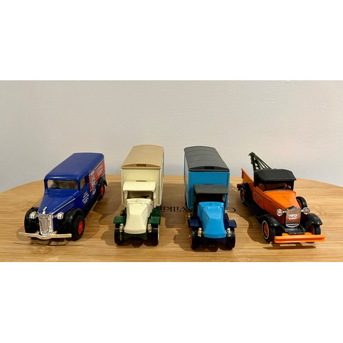 26 - 4 X MATCHBOX MODELS OF YESTERYEAR,
2 X Y30 1920 MODEL AC MAC (1:60)
ADVERTISING ARCTIC ICE CREAM CO ... 