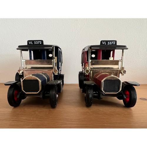 21 - 2 X MATCHBOX MODELS OF YESTERYEAR,
Y-28 1907 UNIC TAXI,
1 X DARK BLUE AND 1 X DARK RED.
DIE CAST, 1:... 