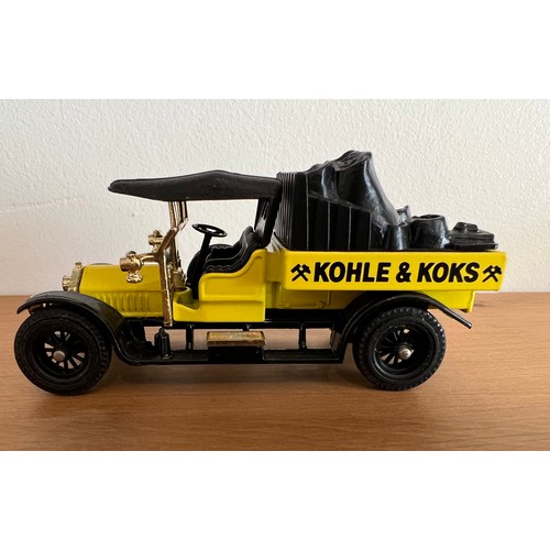 22 - 4 X MATCHBOX MODELS OF YESTERYEAR,
2 X 1918 CROSSLEY (1:47),
ADVERTISING CARLSBERG / KOHLE & KOKS.
2... 