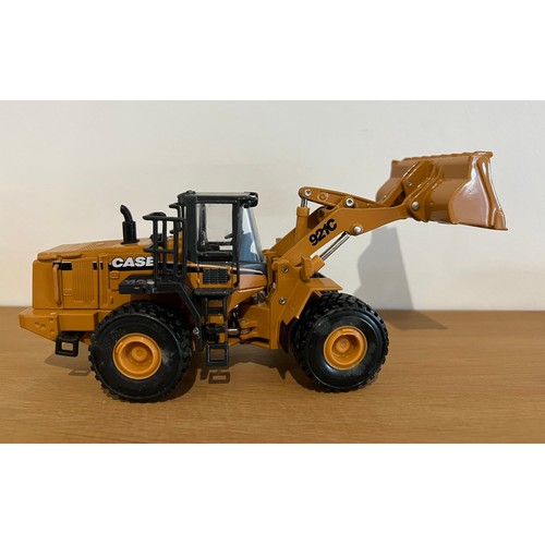 32 - ERTL CASE 921C WHEEL LOADER, 14407, DIE CAST. 1:50, BOXED, GREAT CONDITION (CLEAR PLASTIC OF BOX SLI... 