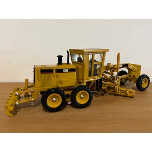 31 - NORSCOT CAT 140H MOTOR GRADER, 55030 DIE CAST, 1:50, BOXED, GREAT CONDITION