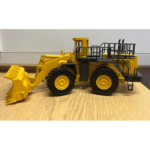 36 - KOMATSU WA800-3 WHEEL LOADER, REF:205, DIE CAST, 1:50, BOXED, GREAT CONDITION