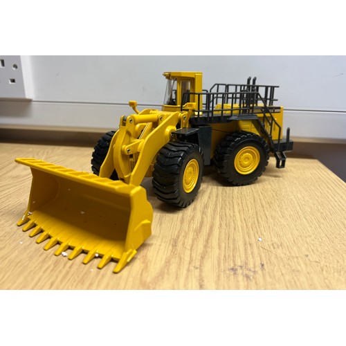 36 - KOMATSU WA800-3 WHEEL LOADER, REF:205, DIE CAST, 1:50, BOXED, GREAT CONDITION