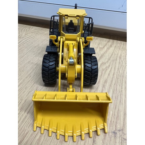 38 - KOMATSU WA600-3 WHEEL LOADER, REF:289, DIE CAST, 1:50, BOXED, GREAT CONDITION