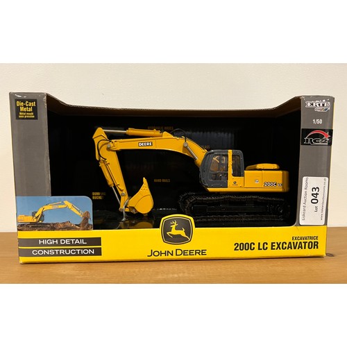 43 - ERTL, JOHN DEERE, 200C LC EXCAVATOR, REF: 15706, DIE CAST, 1:50, BOXED, GREAT CONDITION