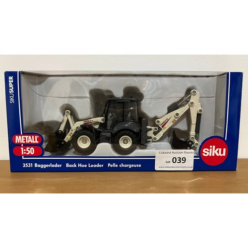 39 - SIKU BACK HOE LOADER, REF:3531, DIE CAST, 1:50, BOXED, GREAT CONDITION