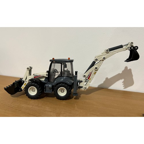 39 - SIKU BACK HOE LOADER, REF:3531, DIE CAST, 1:50, BOXED, GREAT CONDITION