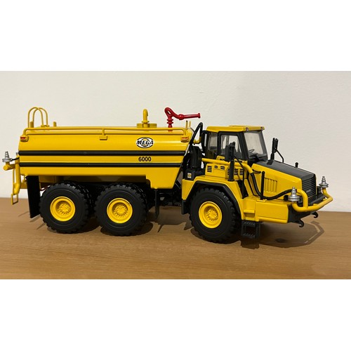 42 - KOMATSU HM400-1 WATER TANKER, REF:40061, DIE CAST, 1:50, BOXED, GTEAT CONDITION