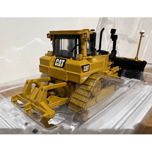 45 - NORSCOT CAT D6T XW VPAT TRACK TYPE TRACTOR WITH ACCUGRADE GPS, REF:55197, DIE CAST, 1:50, BOXED, GRE... 