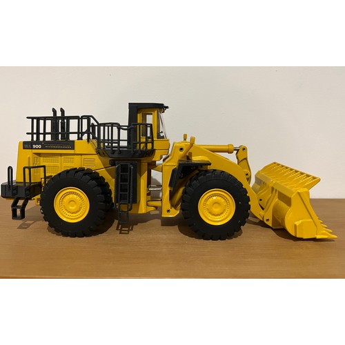 47 - KOMATSU WA900-3 WHEEL LOADER, REF:265, DIE CAST, 1:50, BOXED, GREAT CONDITION