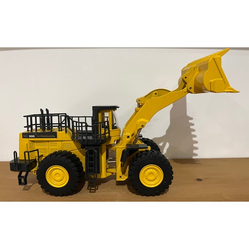 47 - KOMATSU WA900-3 WHEEL LOADER, REF:265, DIE CAST, 1:50, BOXED, GREAT CONDITION