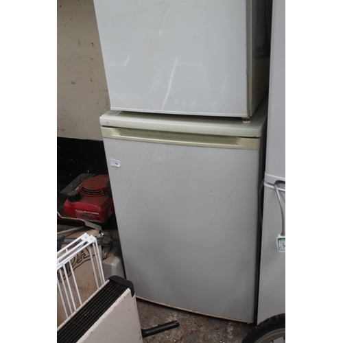 760 - UNDERCOUNTER FRIDGE