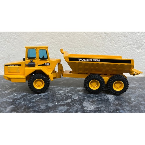 61 - JOAL VOLVO A25, COMPACT ARTICULATED DUMPTRUCK, 1:50, REF:231, DIE CAST, BOXED GREAT CONDITION