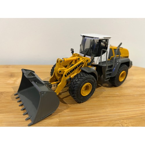 96 - SIKU SUPER, FOUR WHEEL LOADER, LIEBHERR, R 580, REF:3533, 1:50, DIE CAST, BOXED, GREAT CONDITION