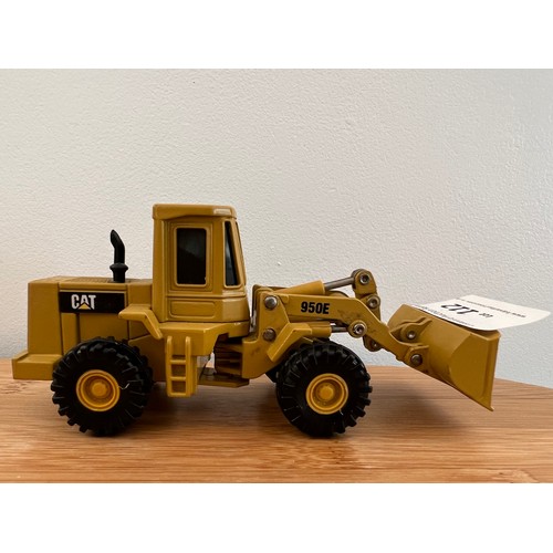 112 - ERTL, CAT 950E ARTICULATED WHEEL LOADER, REF:2418, 1:64, DIE CAST, GOOD CONDITION, NO BOX