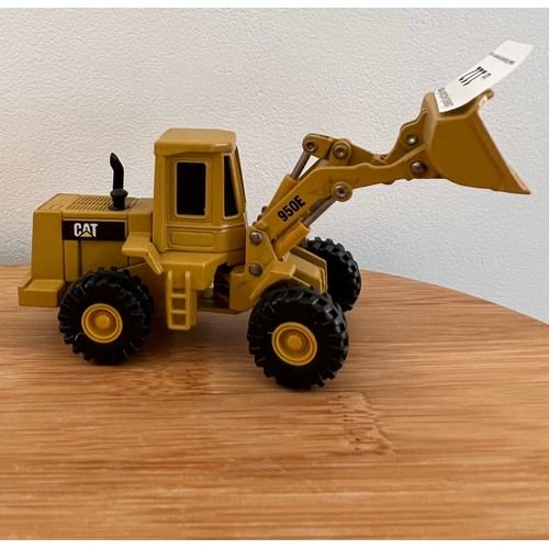 112 - ERTL, CAT 950E ARTICULATED WHEEL LOADER, REF:2418, 1:64, DIE CAST, GOOD CONDITION, NO BOX