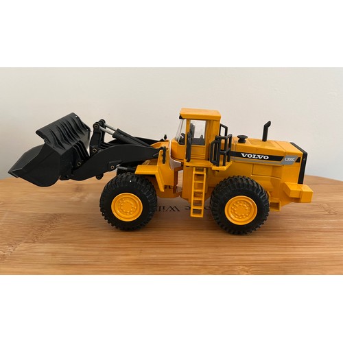 106 - JOAL COMPACT VOLVO L330C LOADER, REF:197, 1:50, DIE CAST, BOXED, GREAT CONDITION