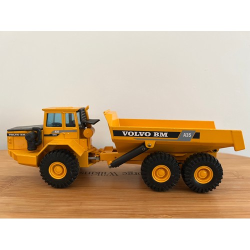 108 - JOAL COMPACT VOLVO BM, A-35, REF:238, ARTICULATED DUMPTRUCK, 1:50. DIE CAST, BOXED,GREAT CONDITION