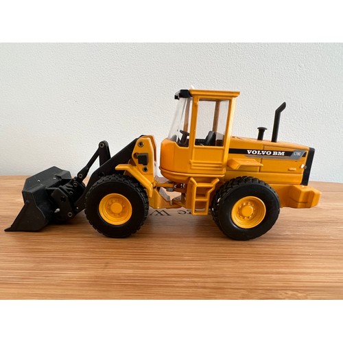 119 - JOAL COMPACT VOLVO BM LOADER  L70C, REF:181, 1:50, DIE CAST, BOXED, GOOD CONDITION