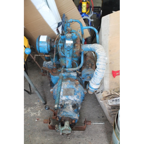 243 - BOAT ENGINE 1 CYLINDER ( UNTESTED )