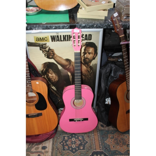 582 - PINK LAUREN 50N GUITAR