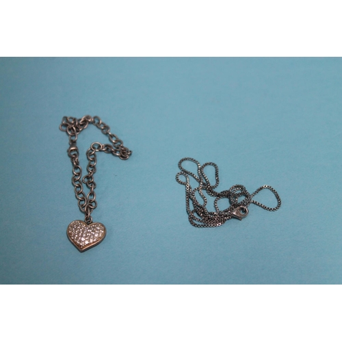 401 - 925 SILVER BRACELET WITH HEART PENDANT AND WHITE METAL BOX LINK CHAIN