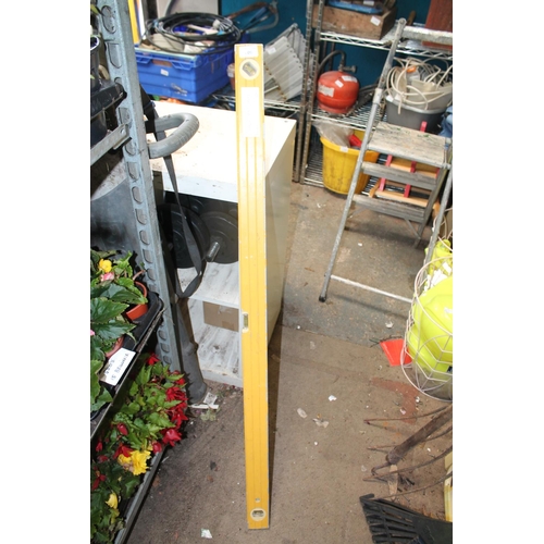 90 - 4 FOOT SPIRIT LEVEL