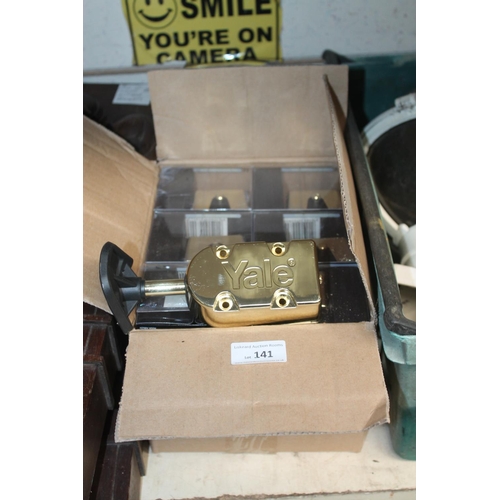 141 - 6 X BOXED BRAND NEW YALE FOOTBOLTS