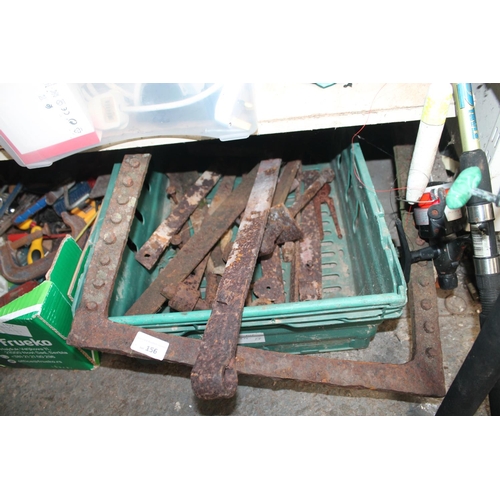 156 - QUANTITY OF CAST GATE AND DOOR BRACKETS AND HINGES