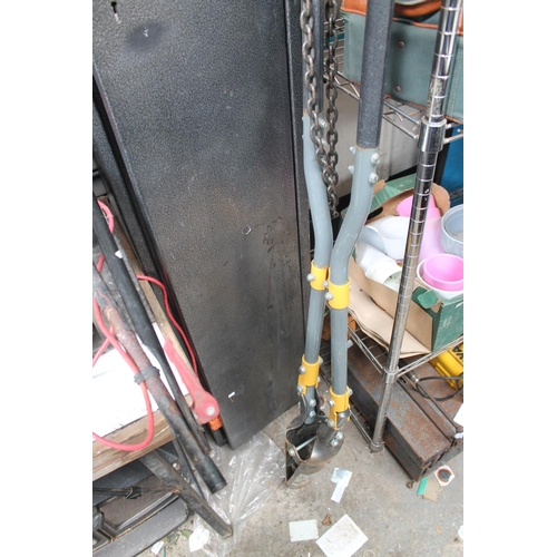 14 - 2 HANDLED POST HOLE DIGGER