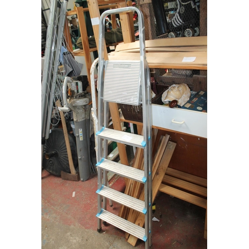 Lot 219       