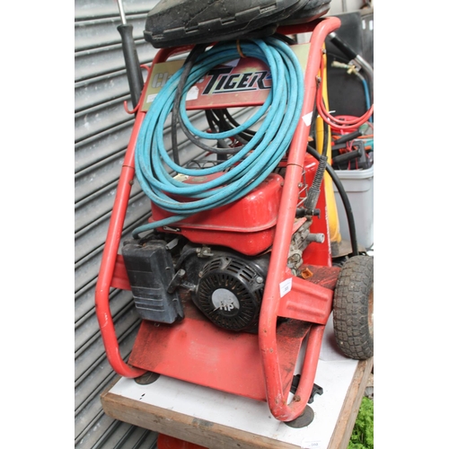 Lot 3         