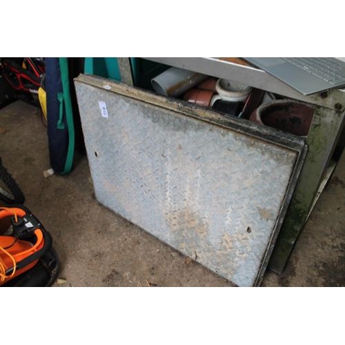 207 - 2 X DRAIN COVERS