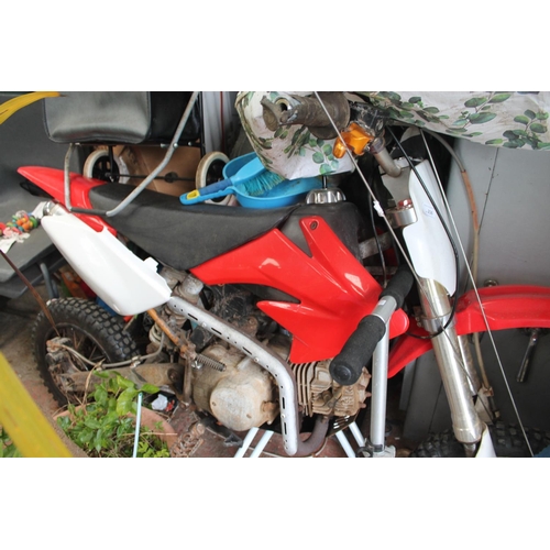 216 - CHILDS MOTORCROSS BIKE