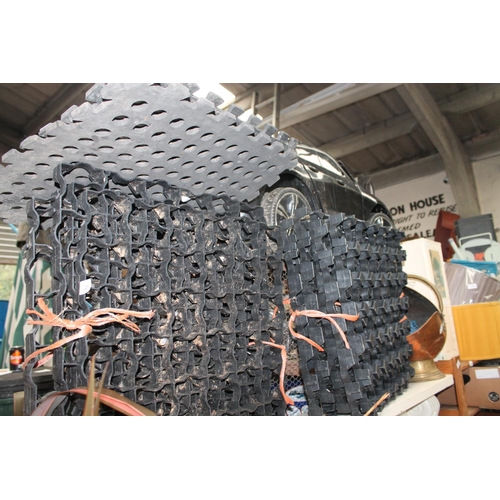 224 - QTY OF BLACK PLASTIC FLOOR SQUARES