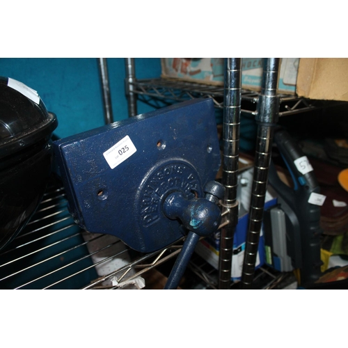25 - PARKINSONS PERFECT TABLE VICE