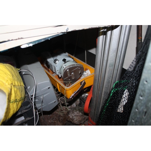 44 - CARL ZEISS TH4 THEODOLITE ANGLE MEASURING PRECISION INSTRUMENT WITH STAND