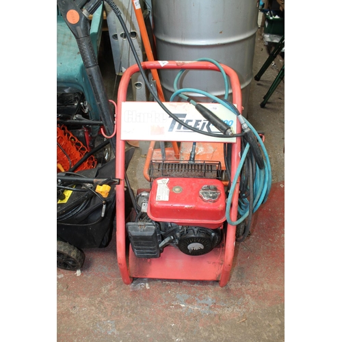 132 - CLARKE TIGER 2900 PETROL PRESSURE WASHER