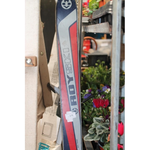 171 - PAIR OF ROY TEAM, ROY SKIS