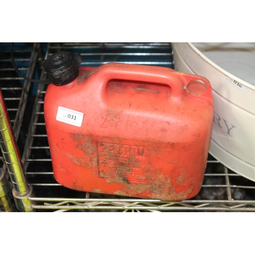 31 - 5L PETROL CAN PLASTIC