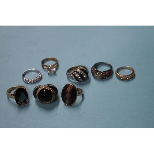 508 - SMALL QTY OF GOOD QUALITY ASSORTED COSTUME JEWELLERY RINGS