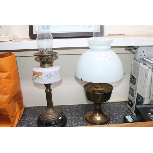 566 - 2 X VINTAGE OIL LAMPS