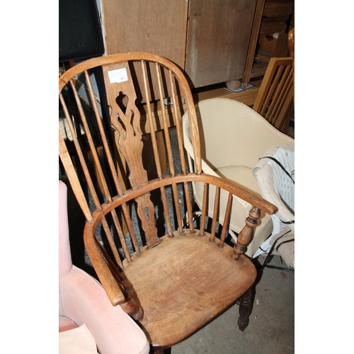 687 - VERY GOOD CONDITION POSSIBLY ELM WINDSOR SPINDLEBACK CARVER CHAIR