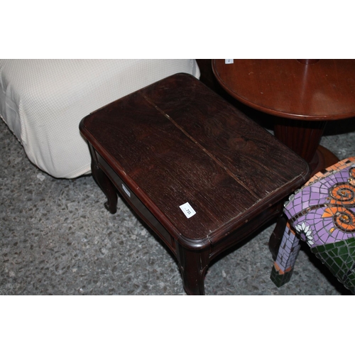 735 - SMALL SIDE TABLE WITH HIDDEN COMPARTMENT IN THE TOP